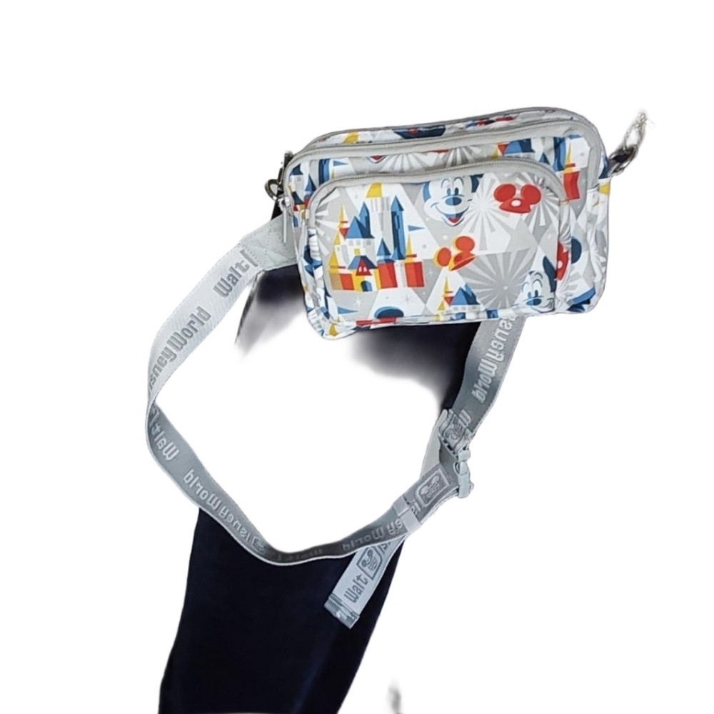 WALT DISNEY WORLD BODY BAG/ CONVERTIBLE BAG/ FUNNY PACK - Picture 3 of 7